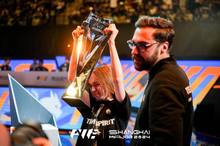 RNG战胜JDG，又是让二追三，管泽元施法YYDS！