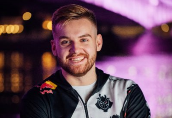 Falcons 在 ESL Pro League Season 22 半决赛中以 2：0 战胜 Mouz ，晋级总决赛;