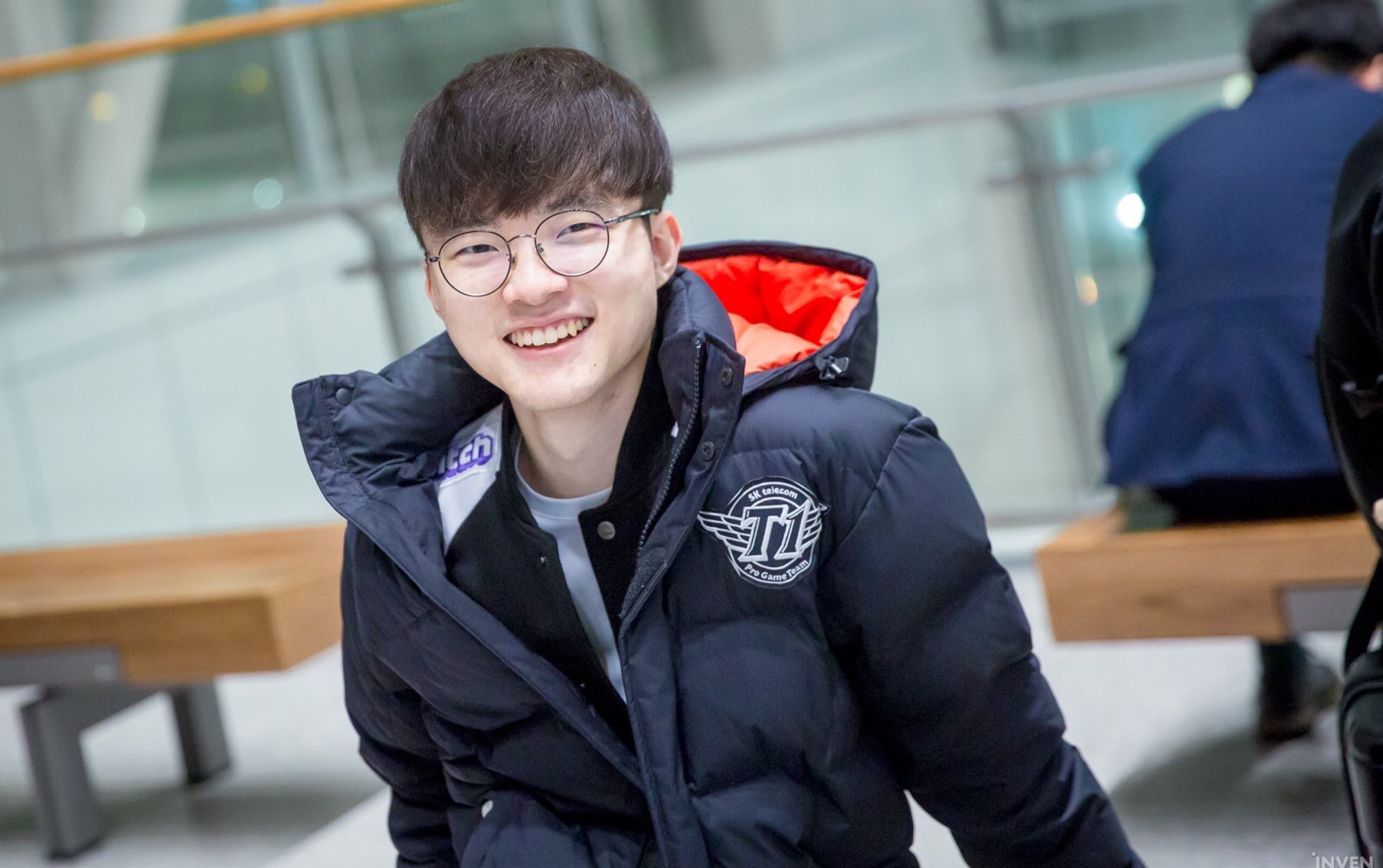 LPL 明天的首发阵容：Inb将面对Yuanshen！ Leave 将在SOLO比赛中面对 JiaQi