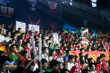 Rookie：Qingtian那波1v3挺帅的，我们五个人会为冠军而努力